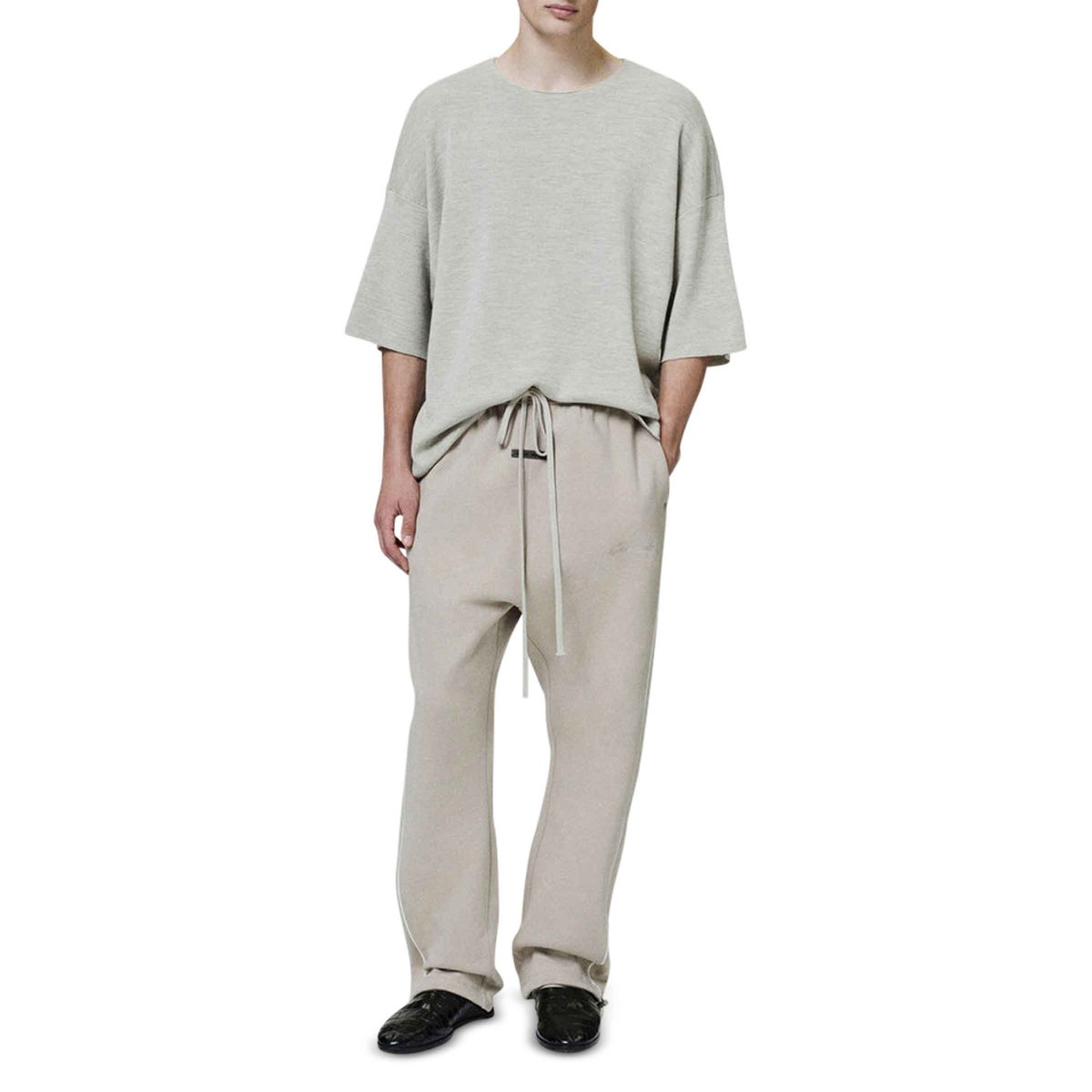 ボトムスその他 FEAR OF GOD RELAXED FLEECE SWEATPANT WITH PIPING Fear of God Essentials Relaxed Sweatpant with Piping