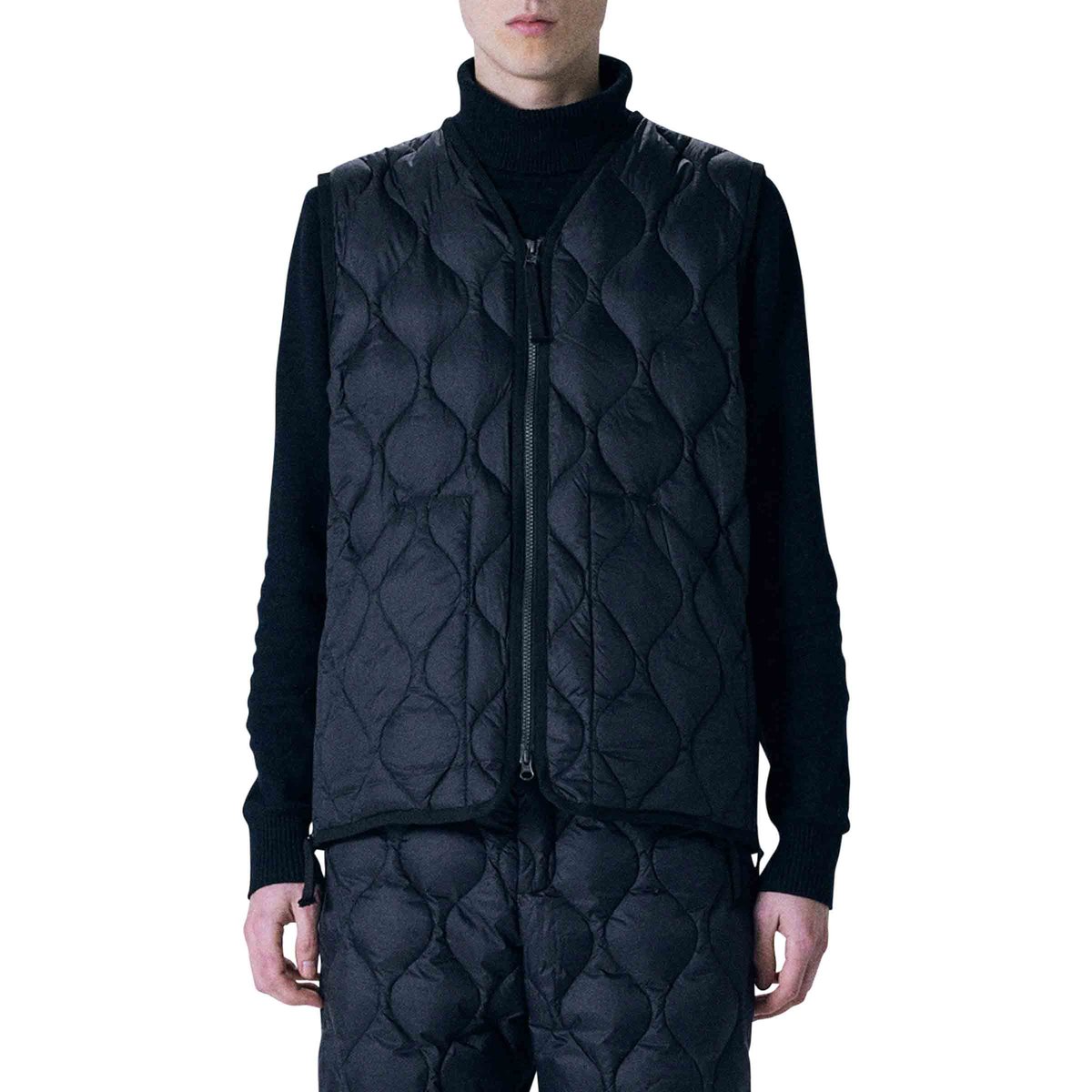 Military V-Neck Soft-Shell Down Vest Black | SUBTYPE