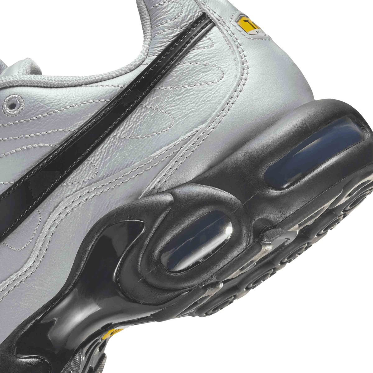 Air Max Plus Tiempo Wolf Grey/Black-Metallic Silver | SUBTYPE