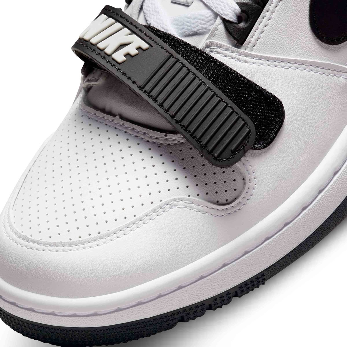 AIR ALPHA FORCE 88 x BILLIE EILISH 'WHITE BLACK' White/ Black