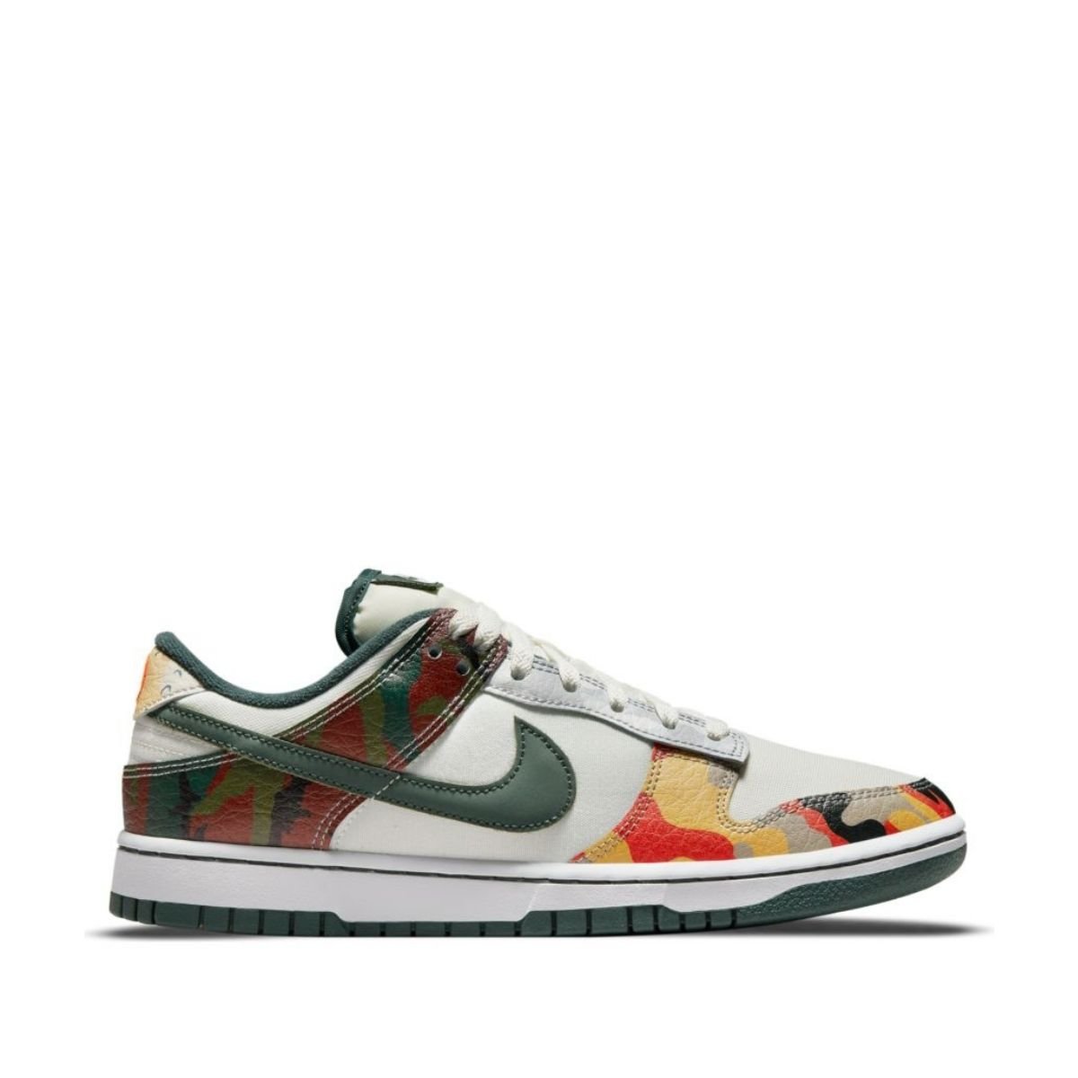 Dunk Low SE Sail/Vintage Green-Total Orange SUBTYPE