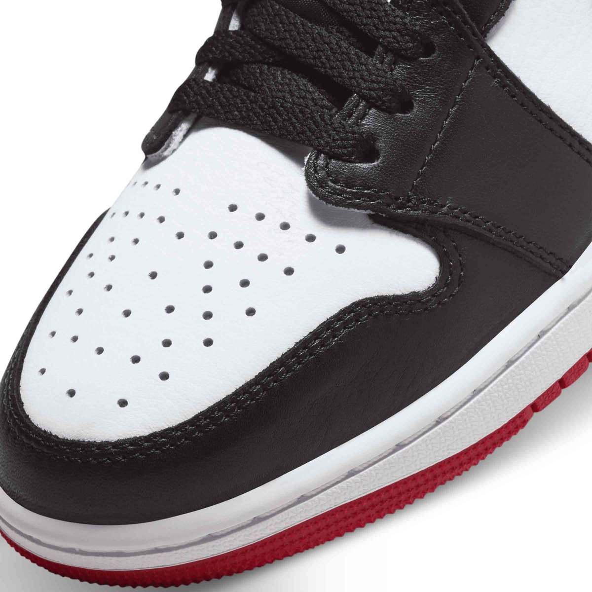 AIR JORDAN 1 LOW OG 'BLACK TOE'