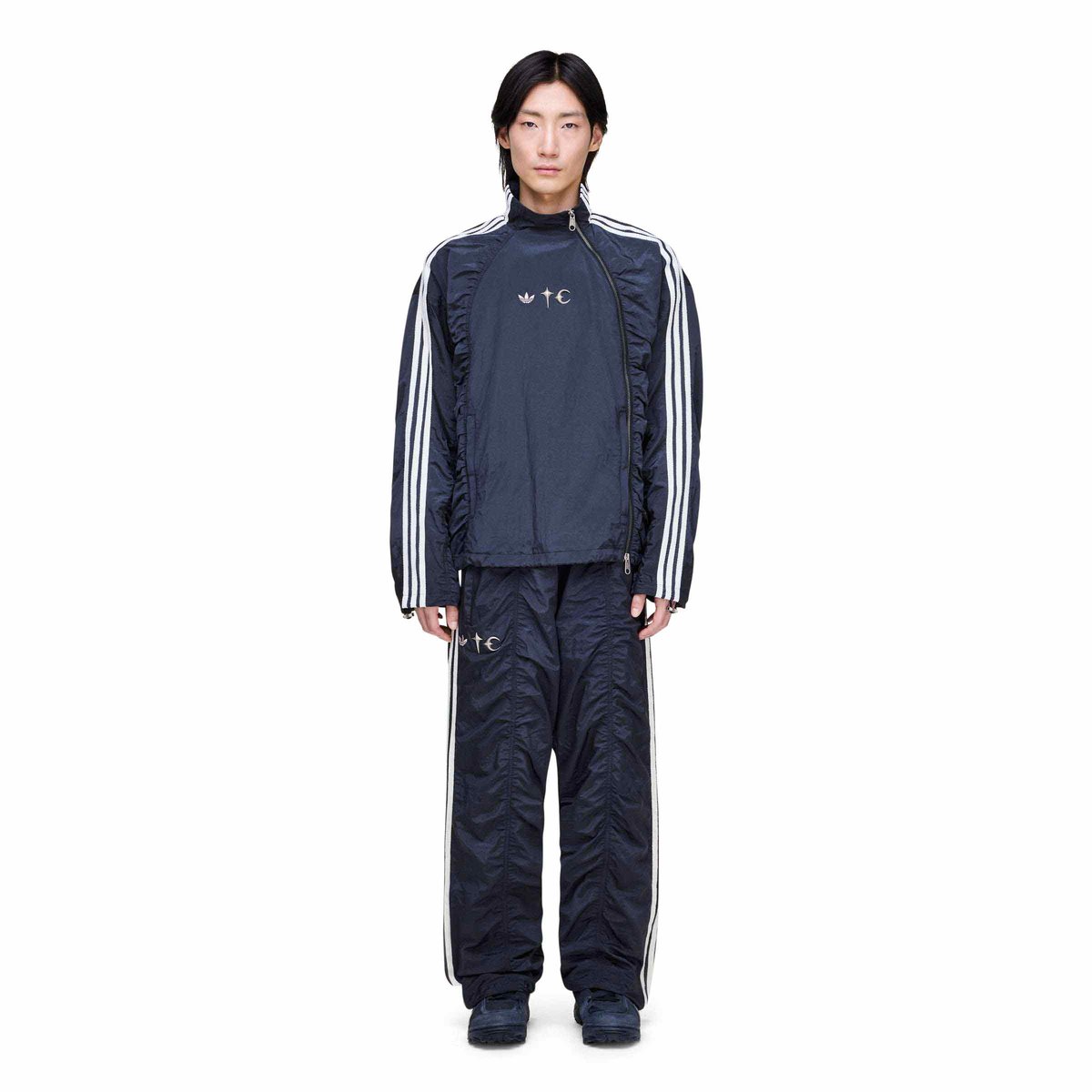 THUG CLUB Woven Trackpants Black/Silver Met. | SUBTYPE