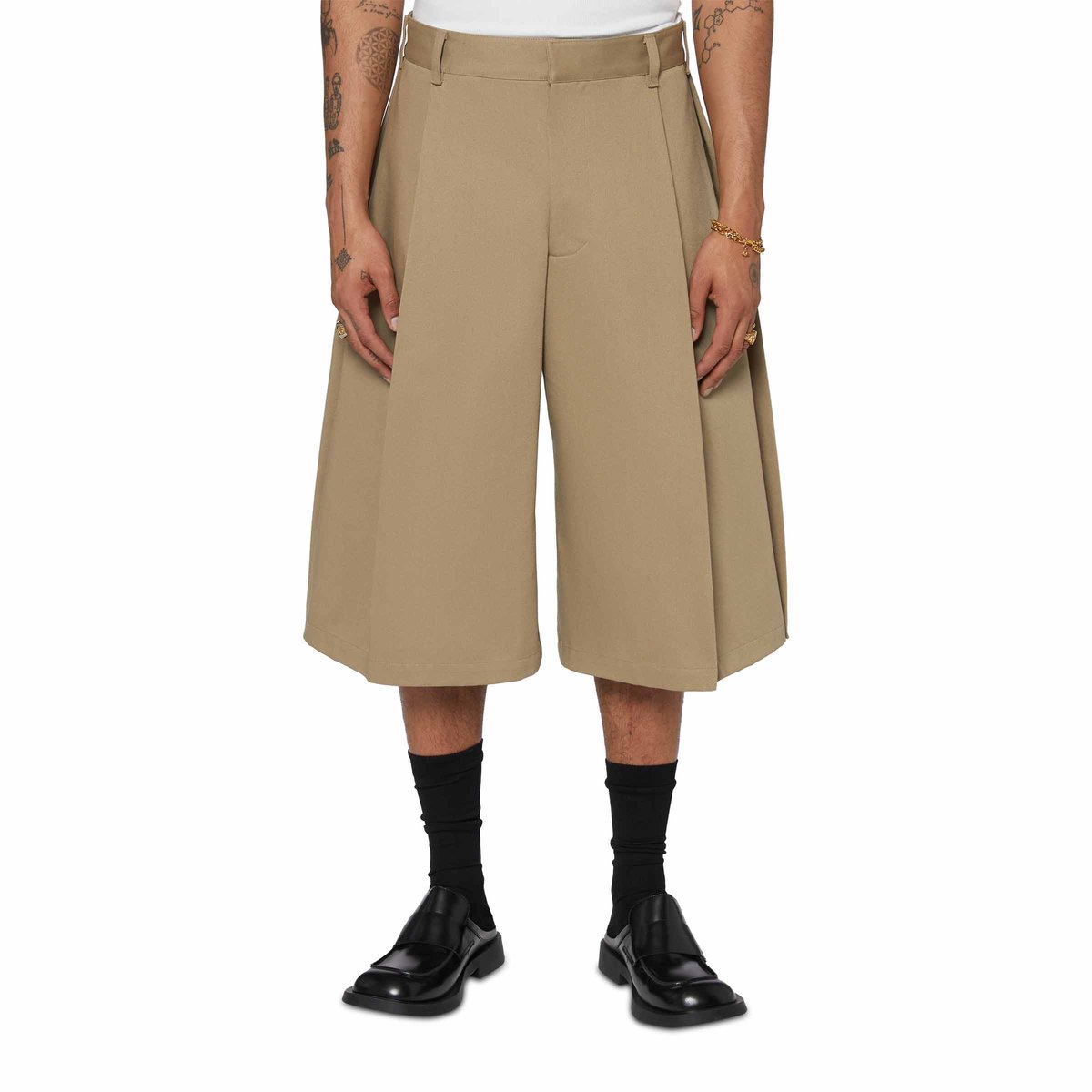 Bermuda Pleat Short Biscuit | SUBTYPE