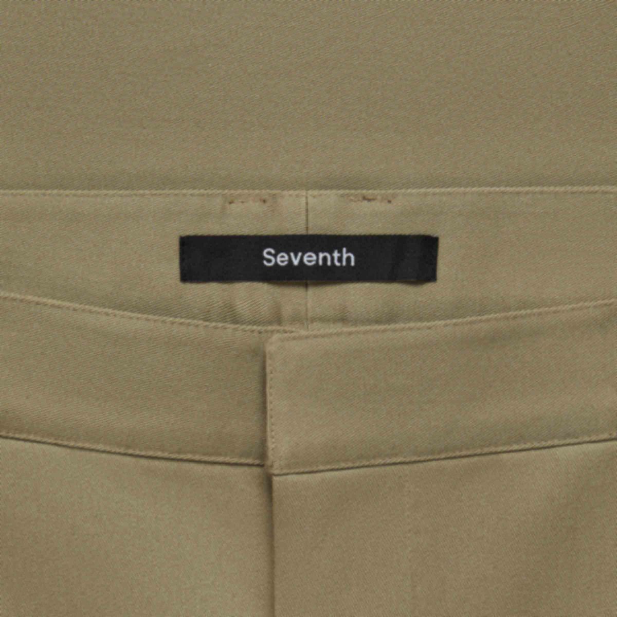 Bermuda Pleat Short Biscuit | SUBTYPE