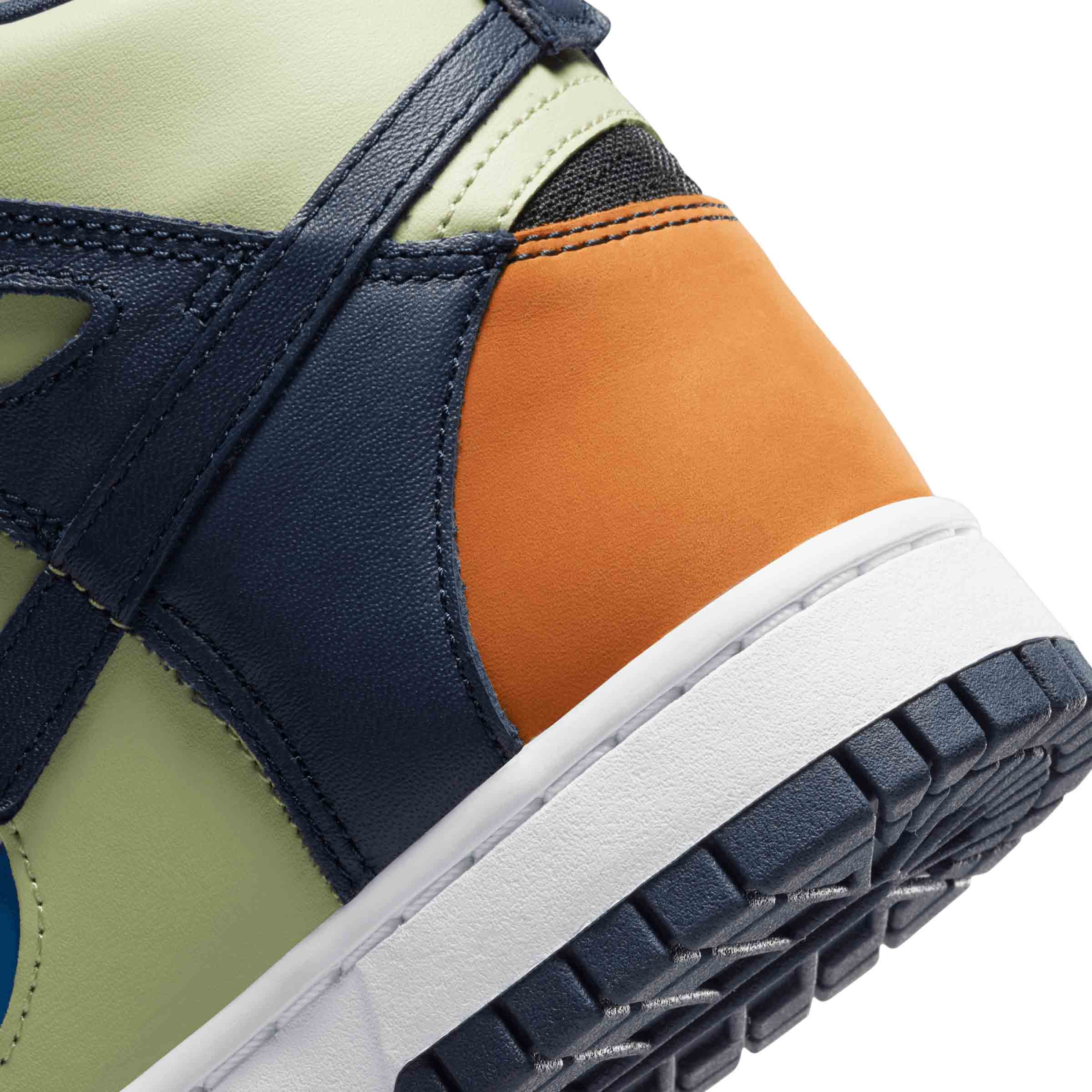 E DUNK HIGH LX PISTACHIO/MIDNIGHT NAVY SUBTYPE