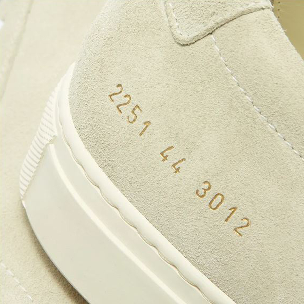 Common Projected Achilles Low Suede Contrast