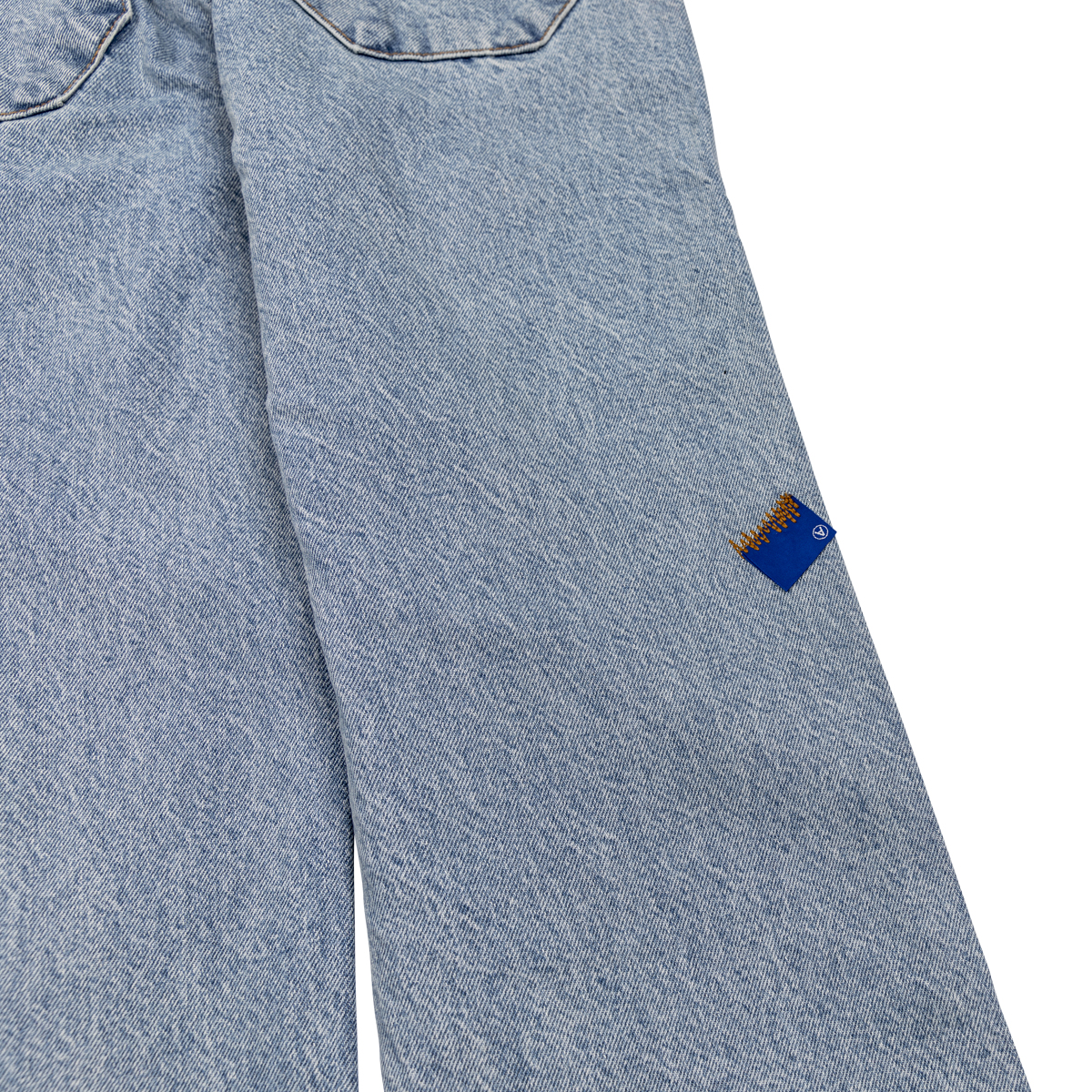 ADER Error Arrow Line Jean