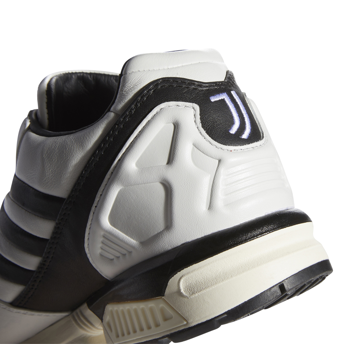 A-ZX: J – Juventus F.C. x adidas ZX6000