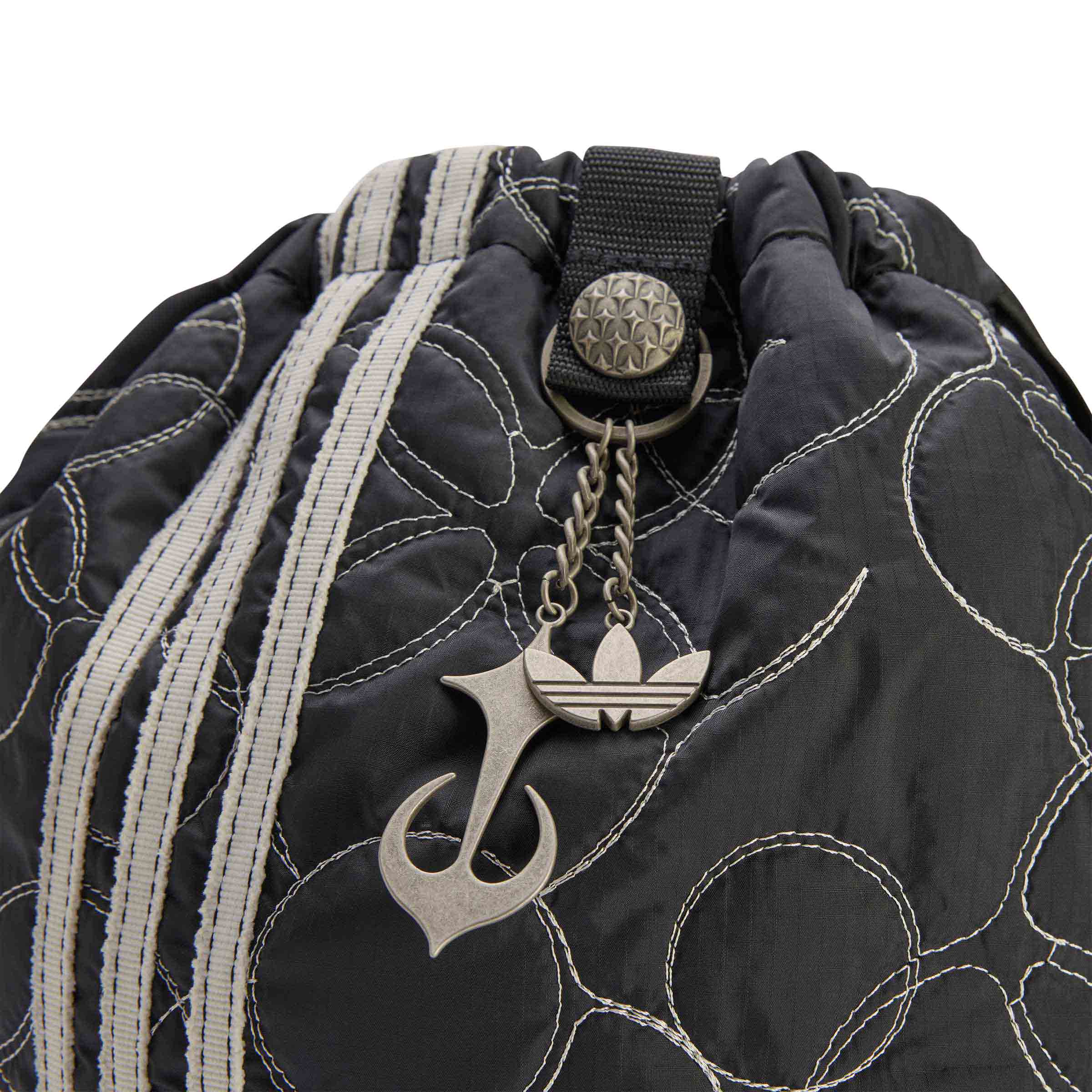 THUG CLUB Padded Bag Black | SUBTYPE