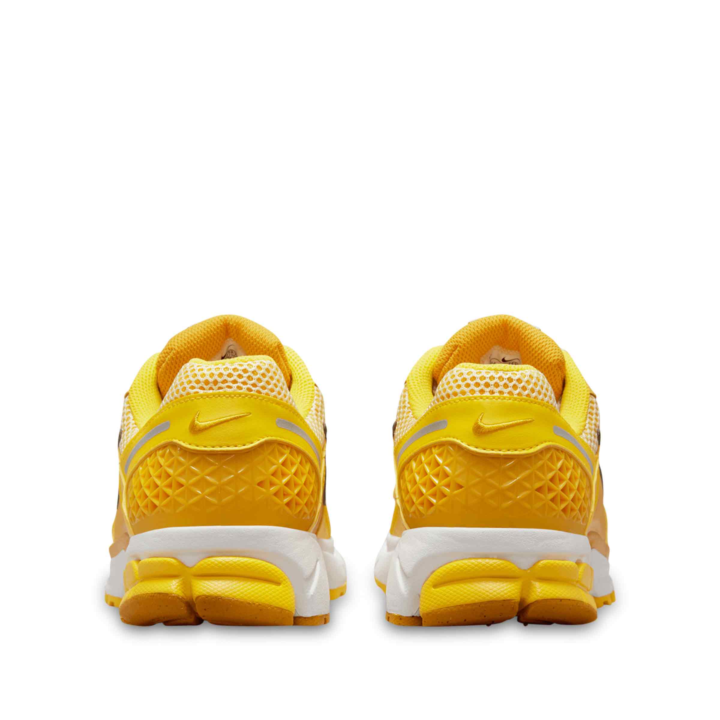 ZOOM VOMERO 'VARSITY MAIZE' Yellow Strike/Metallic Silver SUBTYPE