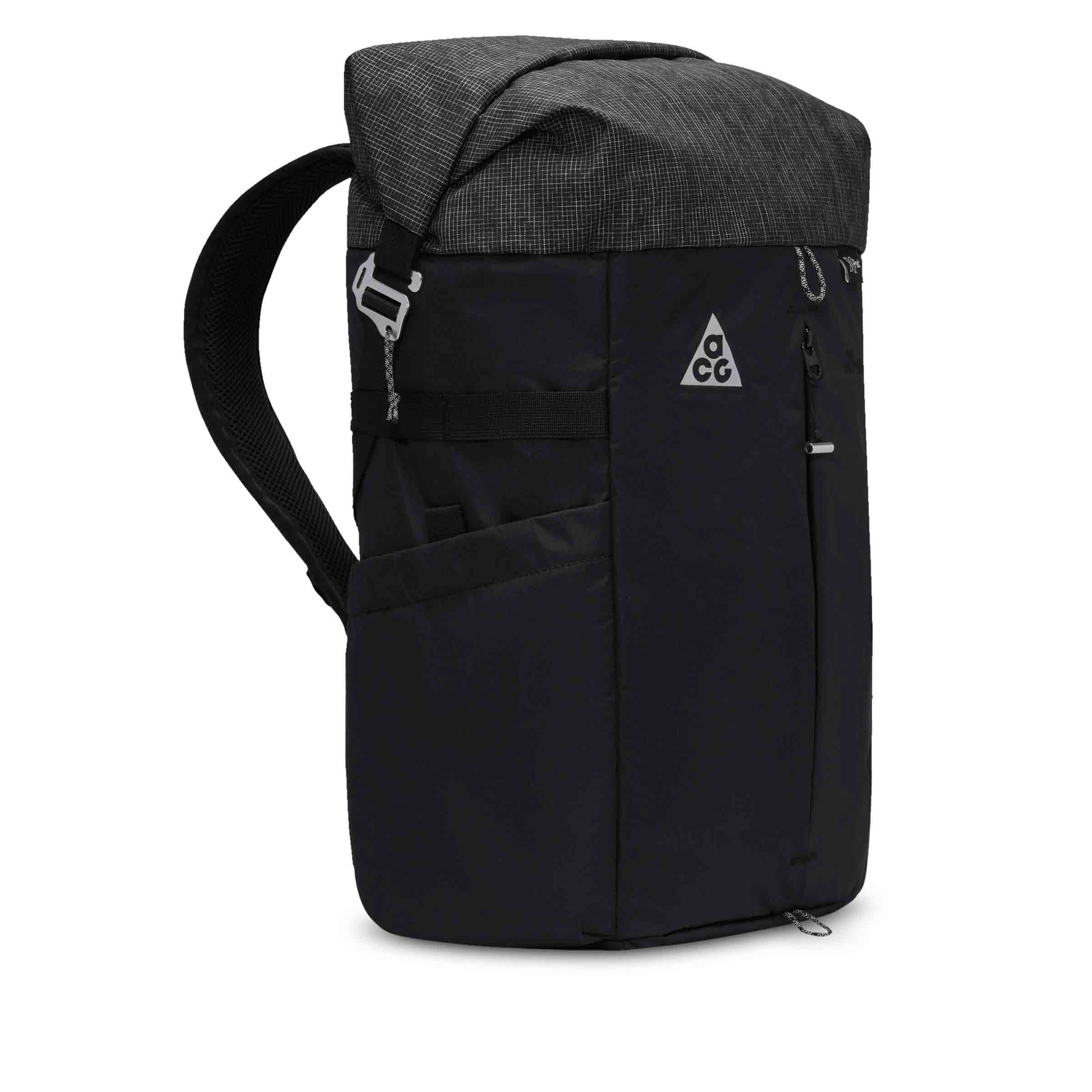 ACG Aysén Day Pack (32L) BLACK/BLACK/METALLIC SILVER | SUBTYPE