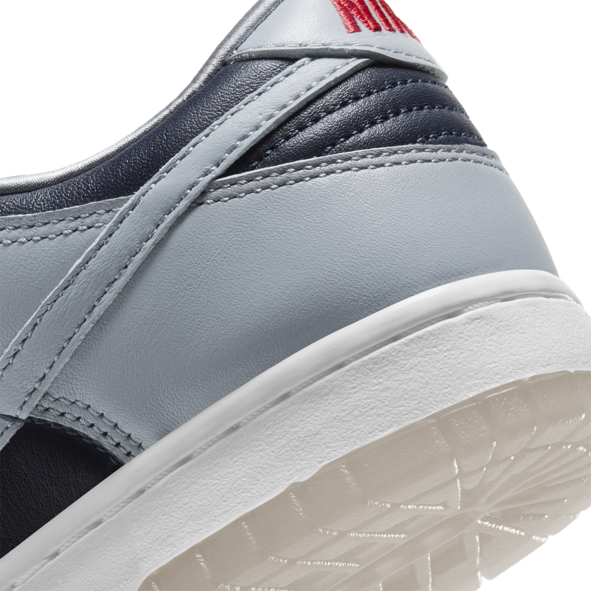 Nike Womens Dunk LOW SP "College Navy"