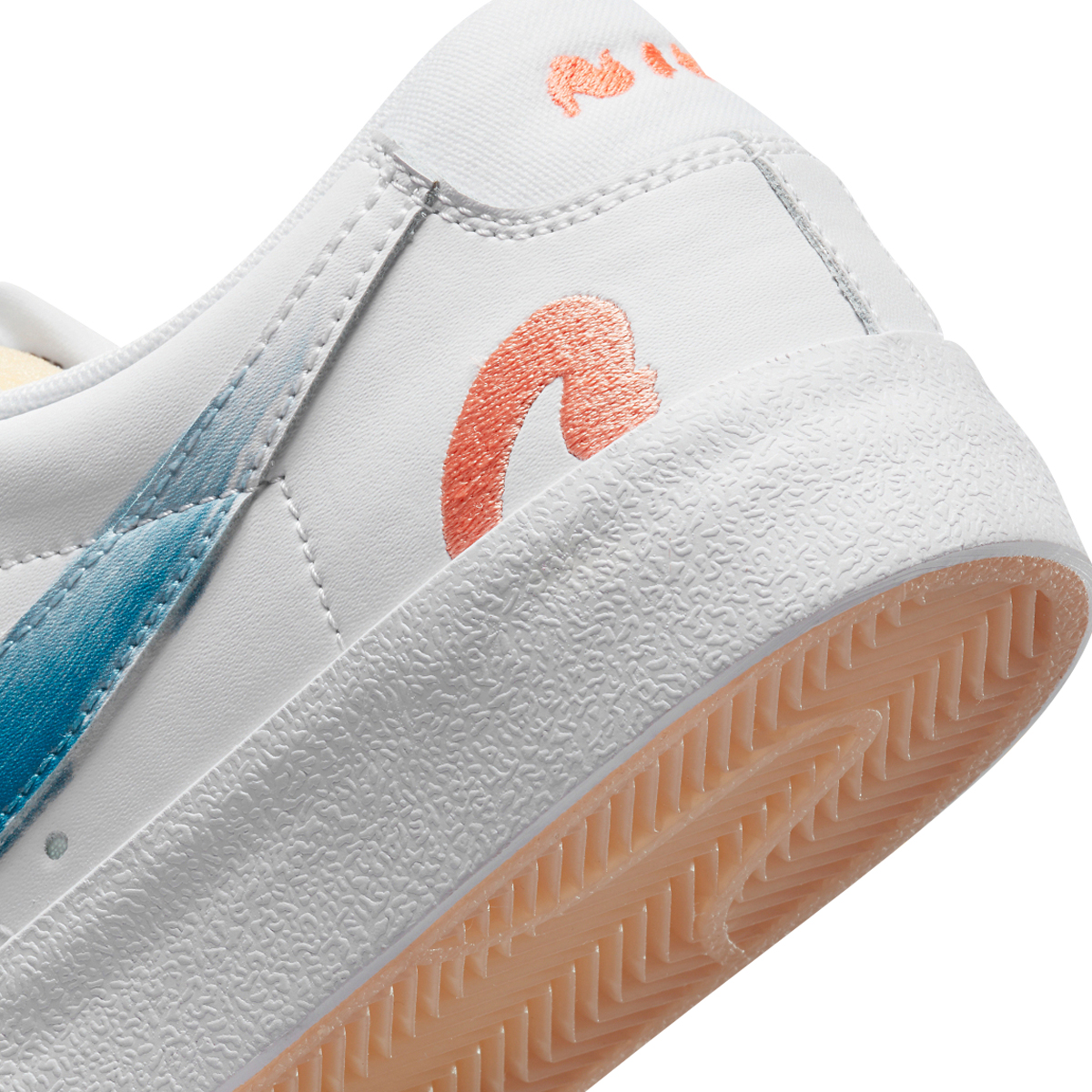 nike blazer low flyleather